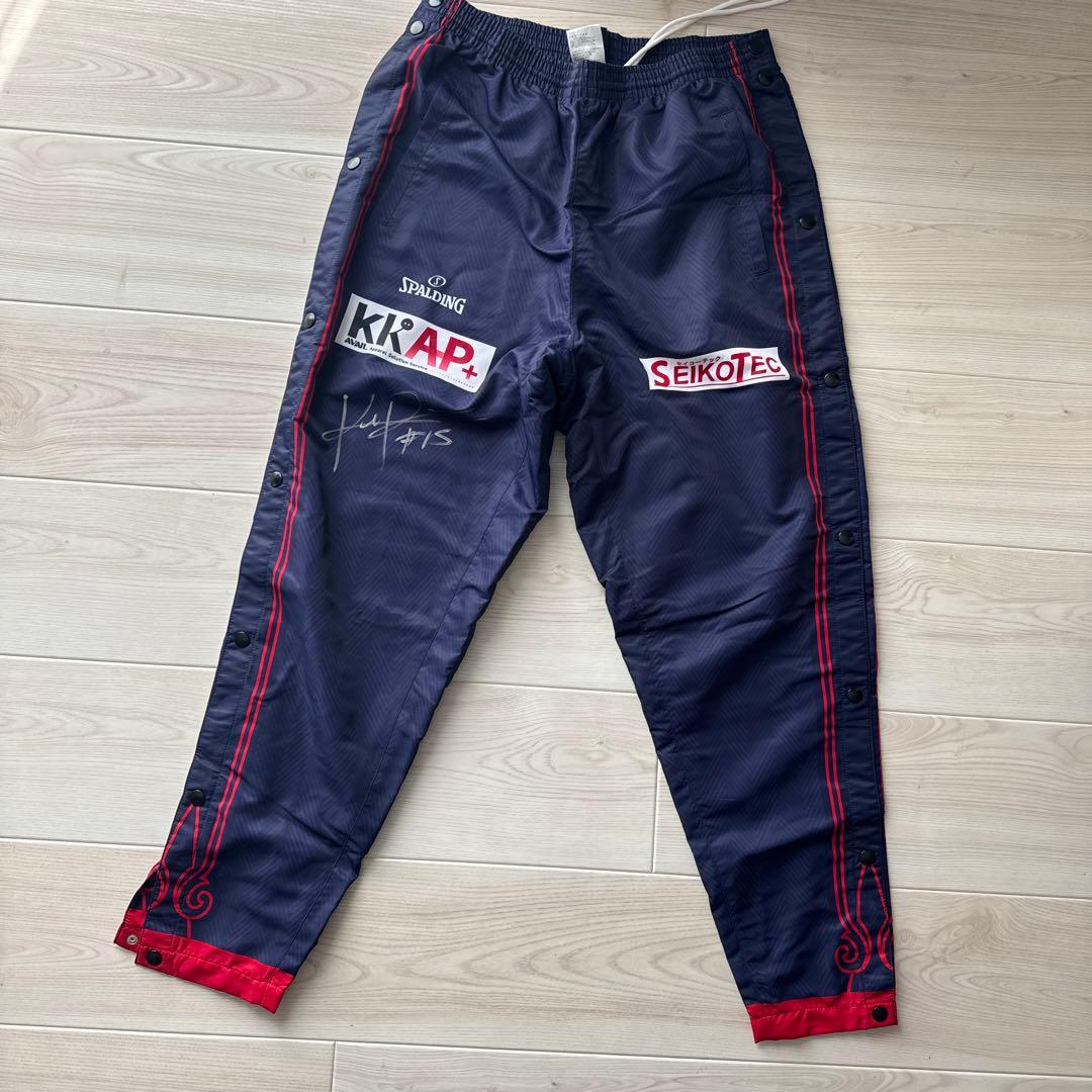 横浜ビーコルセアーズ#15 キーファー・ラベナ選手ウォームアップジャケット