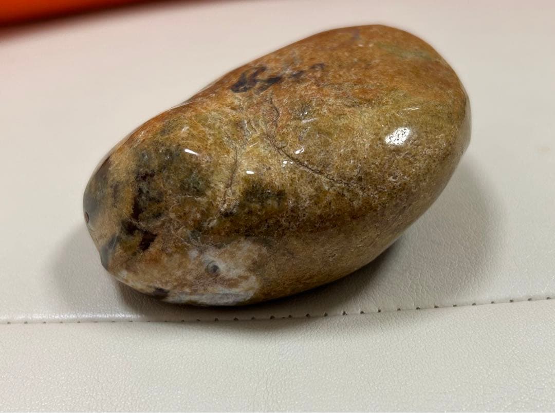 天然石　翡翠 原石 627g