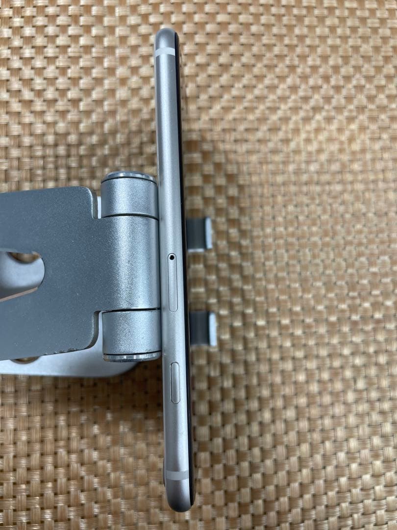 iPhone SE 第3世代 128 GB スターライトSIMフリー【5112】