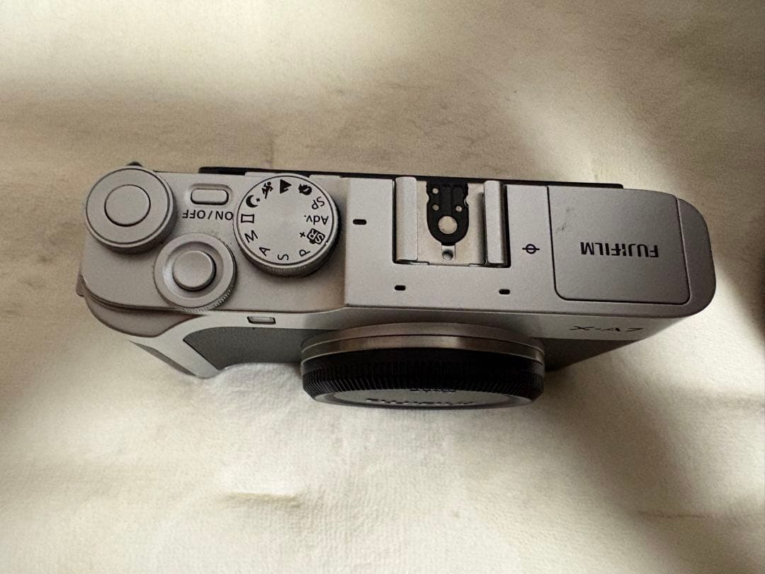 FUJIFILM X-A7 ミラーレスカメラ 本体