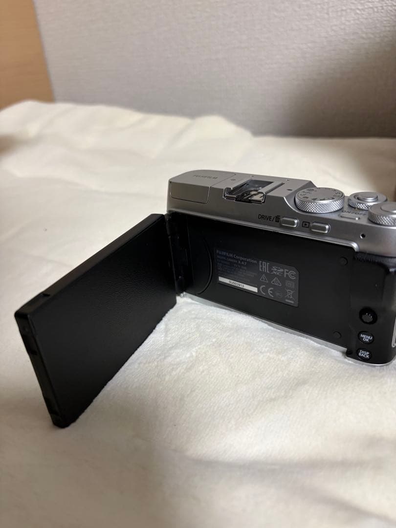 FUJIFILM X-A7 ミラーレスカメラ 本体