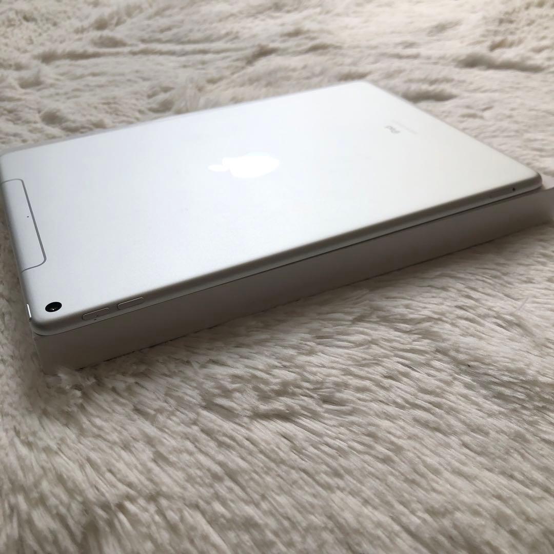 【ほぼ未使用】iPad Air3 256GB SIMフリー 【即発送】【付属品】