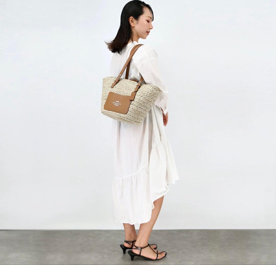 COACH かごバッグ ベージュ　ラージストロートートバック