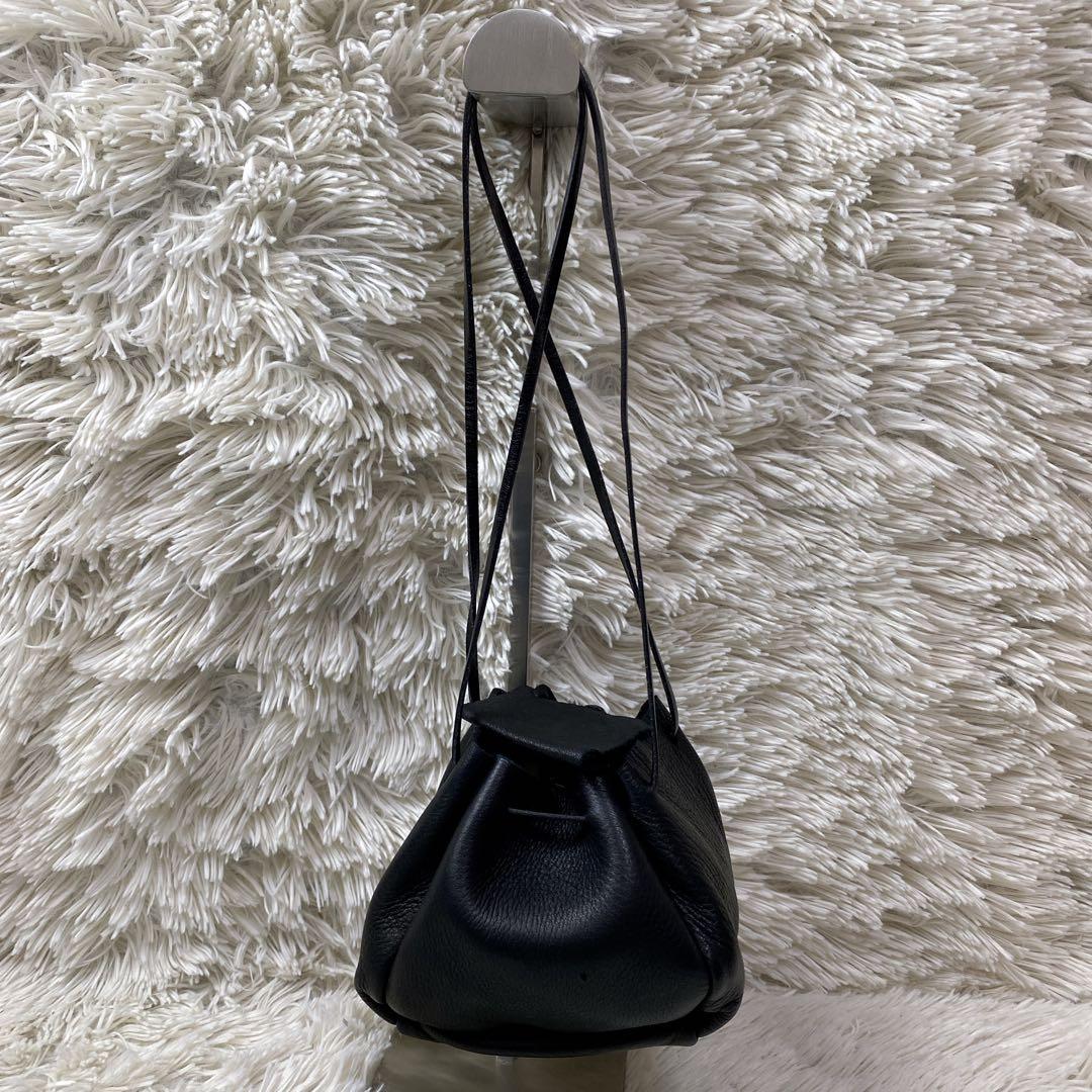 cokia ブラックレザー巾着型　ミニショルダーバッグ　ポシェット