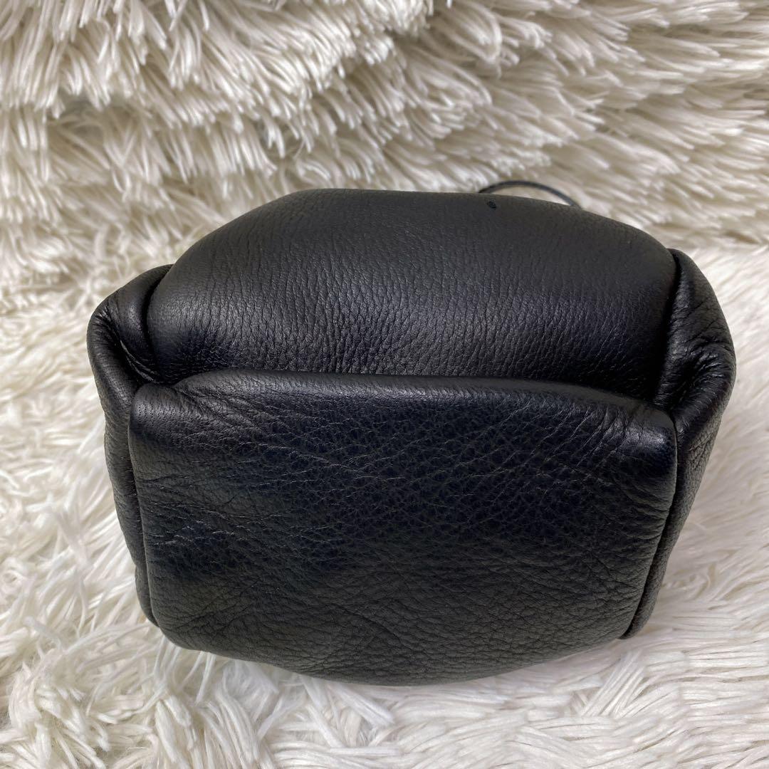 cokia ブラックレザー巾着型　ミニショルダーバッグ　ポシェット