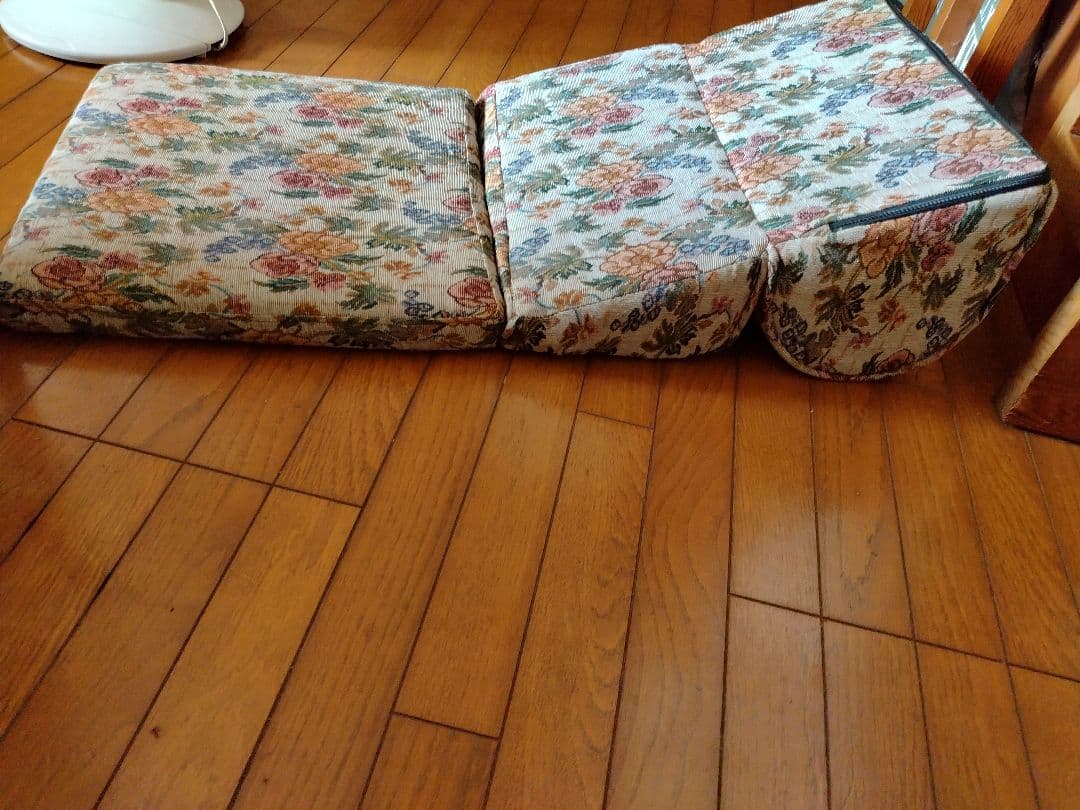 匿名配送足なしソファー