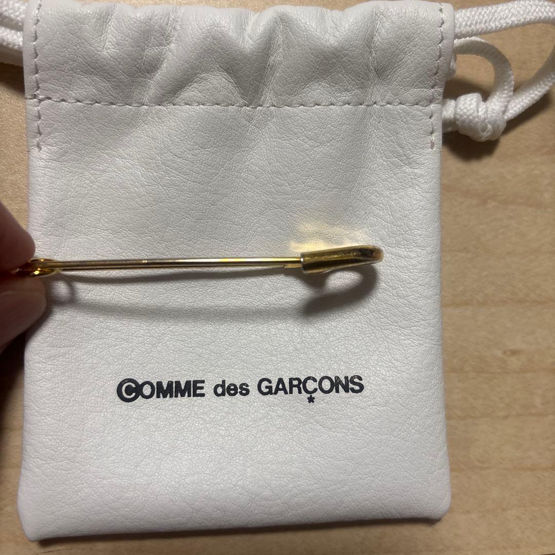 コムデギャルソン　青山限定　安全ピン