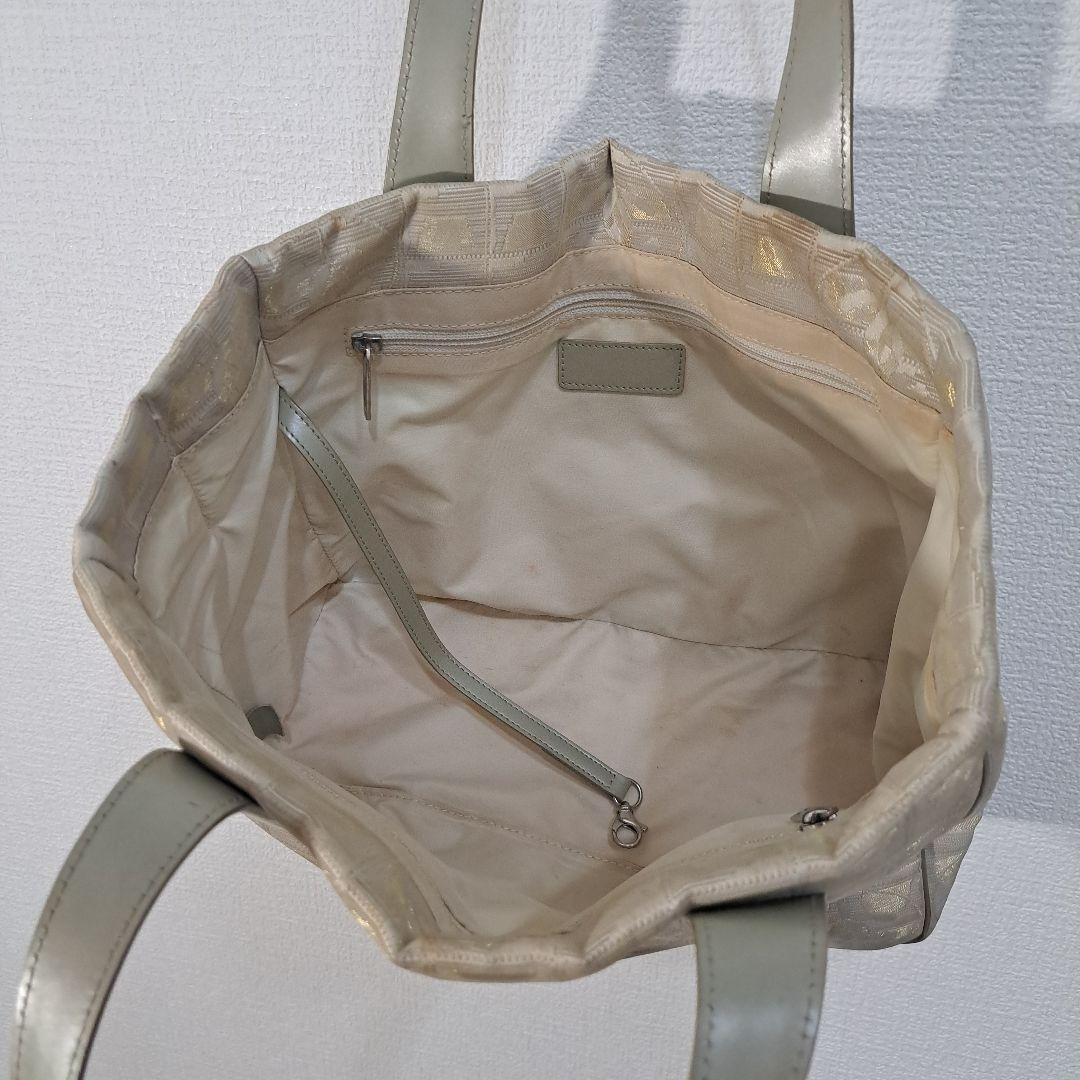 お値下げ致しました　シャネル ニュートラベルライン CHANEL トートバック