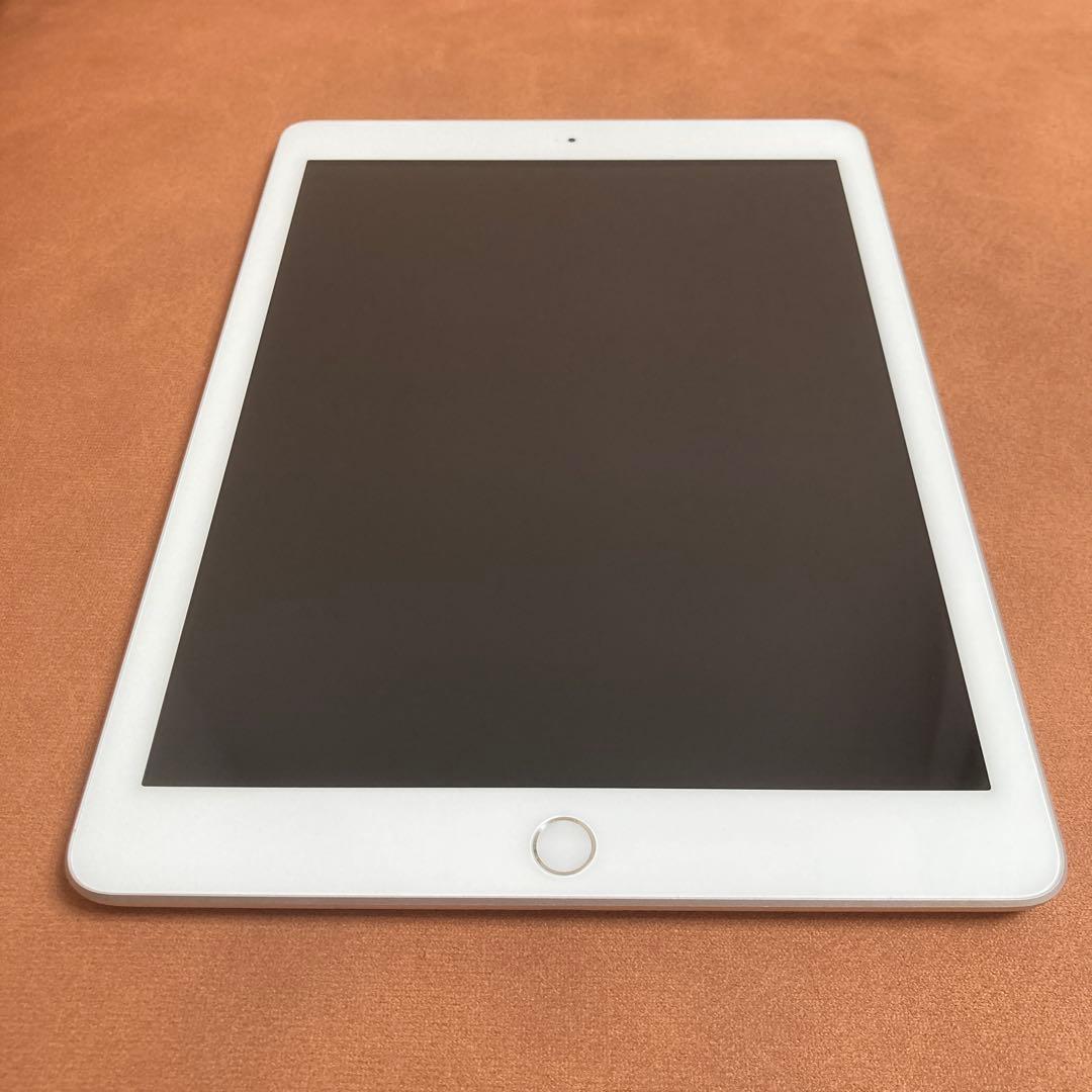852 美品☆電池ほぼ新品☆iPad6 第6世代 32GB WIFIモデル☆