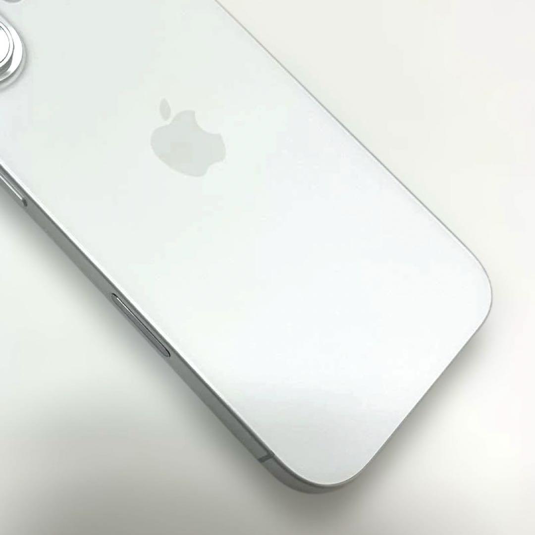 ★美品★iPhone17 256GB ホワイト