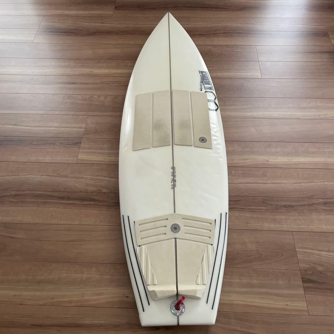 ネックベアード2 5'8 29.7L Channel