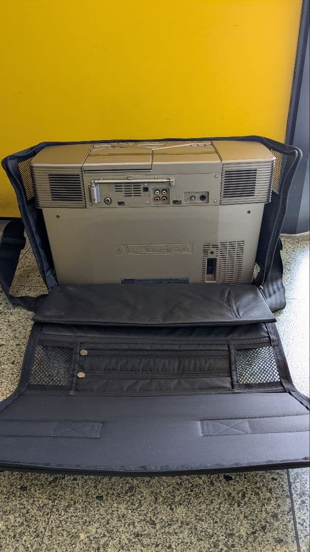 BOSE AWM CDラジカセ　カバー付