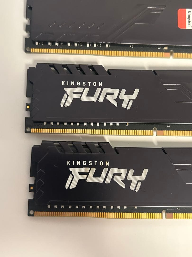 大容量64GB構成kingston16GB×4枚