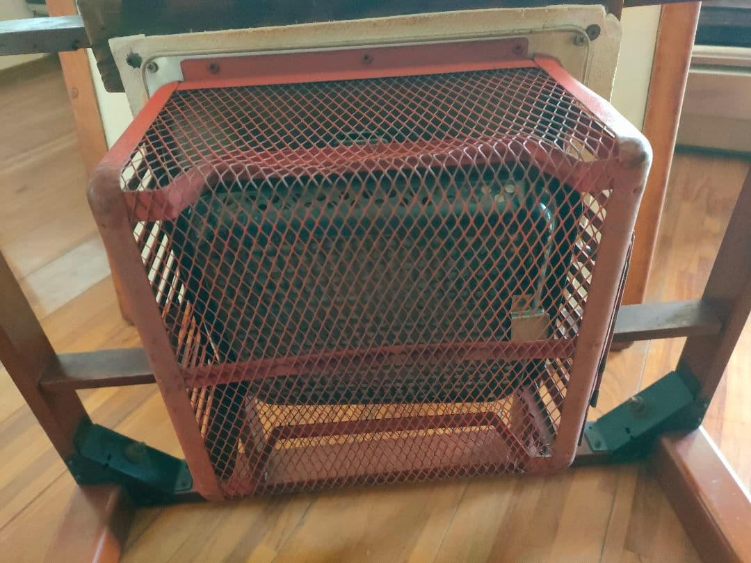 昭和レトロな豆炭こたつ(燃焼器付き)　縦80cm 横80cm 高さ37cm