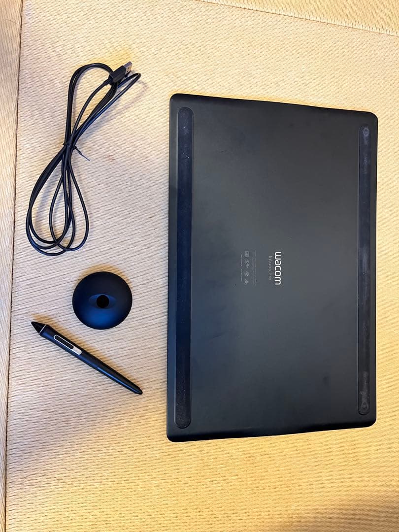 ペンタブレット本体　Wacom Intuos Pro PTH-860