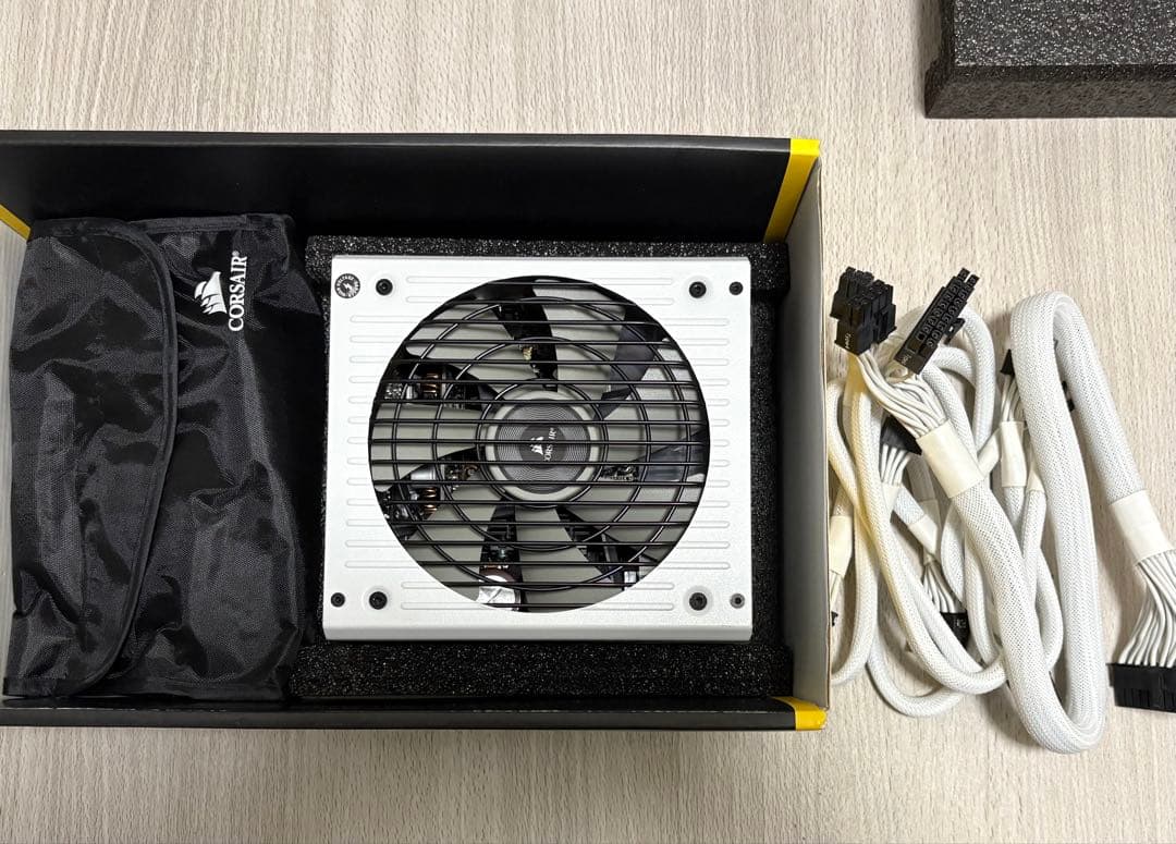 CORSAIR RM750x 750W 電源ユニット