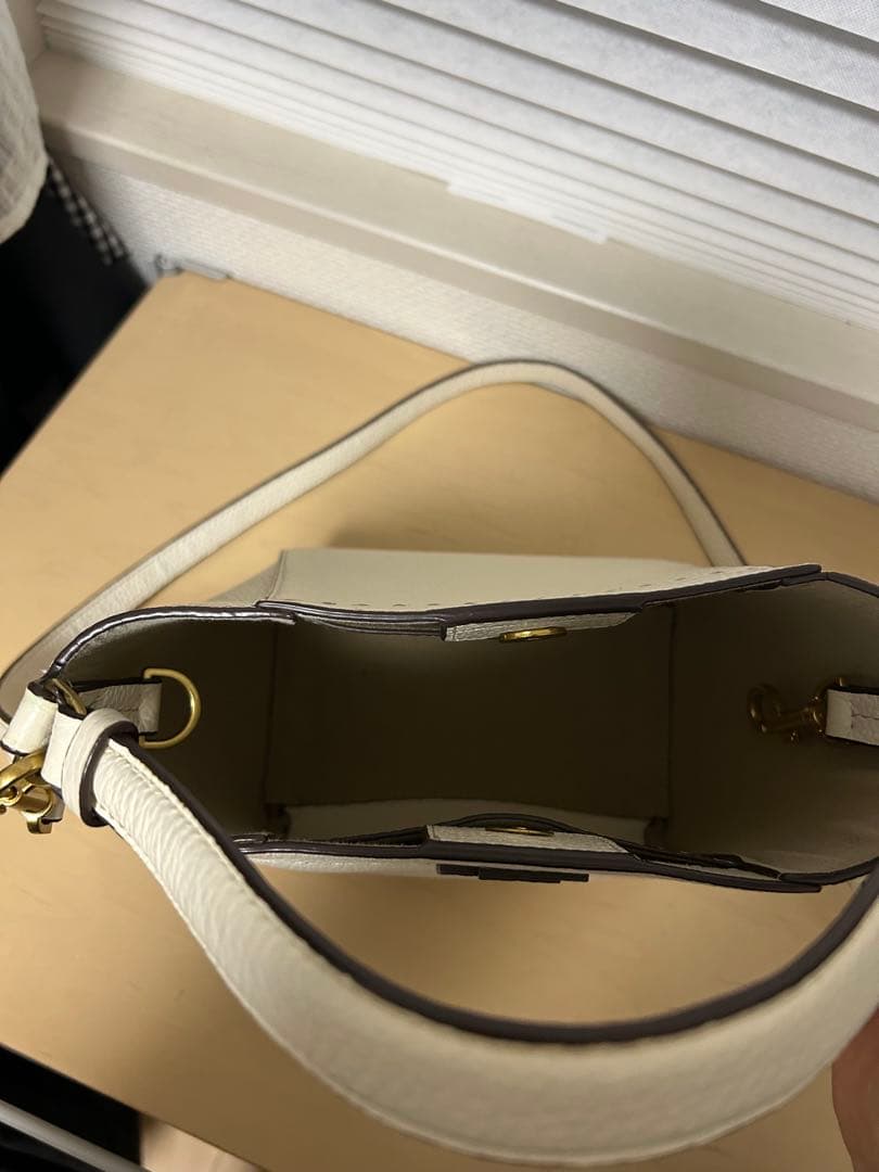 トリーバーチ ホワイトレザーミニトートバッグ