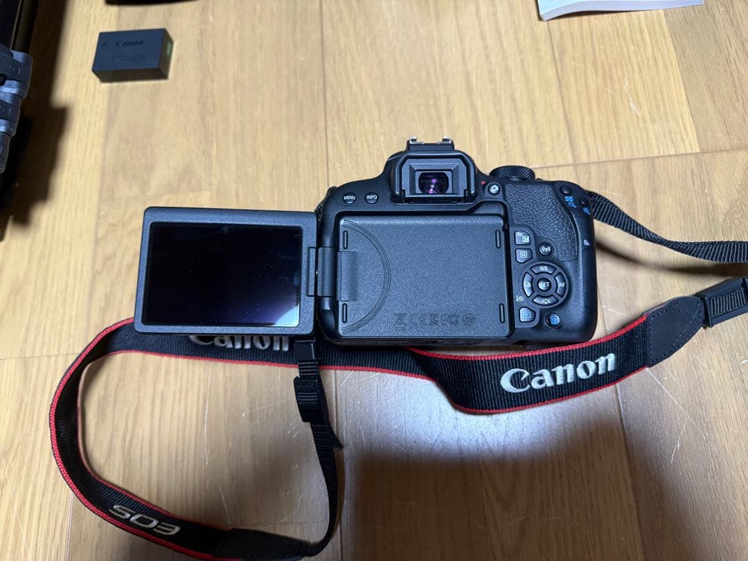 Canon kiss x9i Wレンズセット (三脚付き)