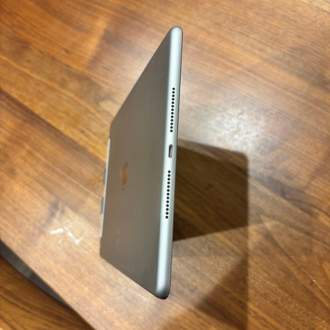 ✨ 美品✨iPad 第7世代 128GB WiFi+CellularSIMフリー