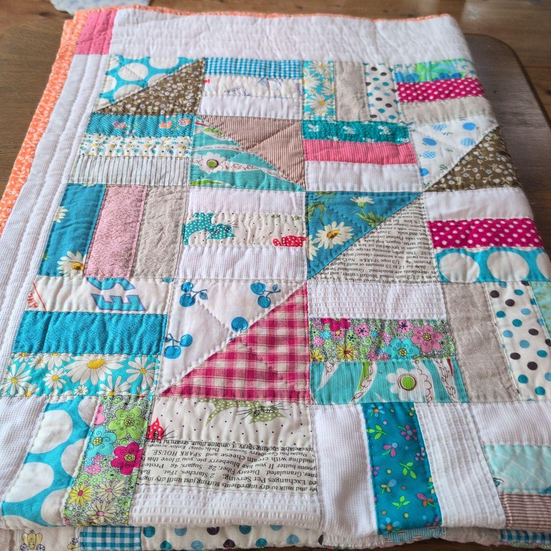パッチワークキルト　ハンドメイド