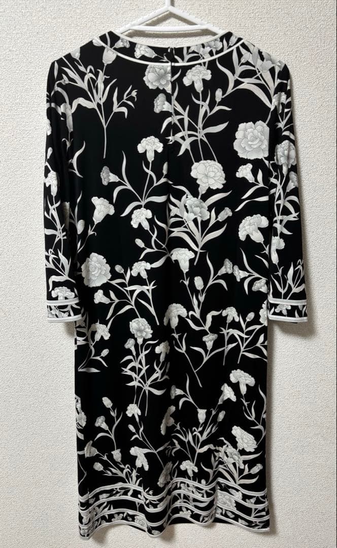 【新品】レオナール 花柄ワンピース ブラック