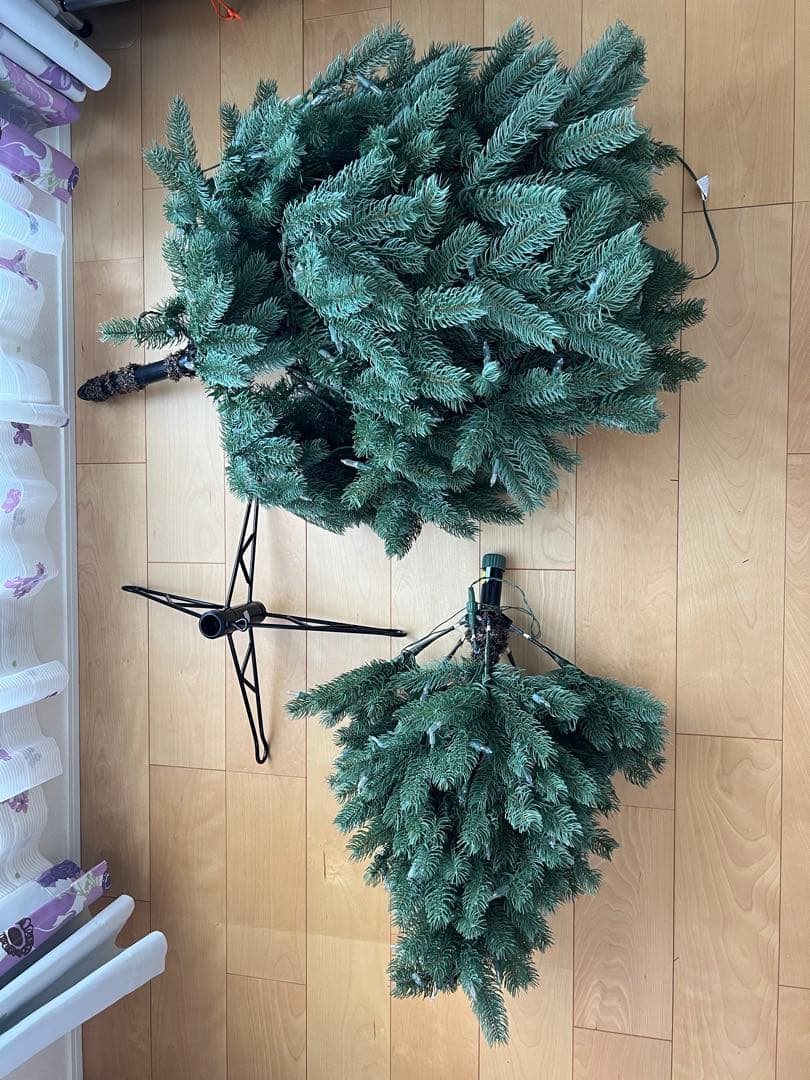 コストコ　150cm 多色LEDライトクリスマスツリー　オーナメント付き！