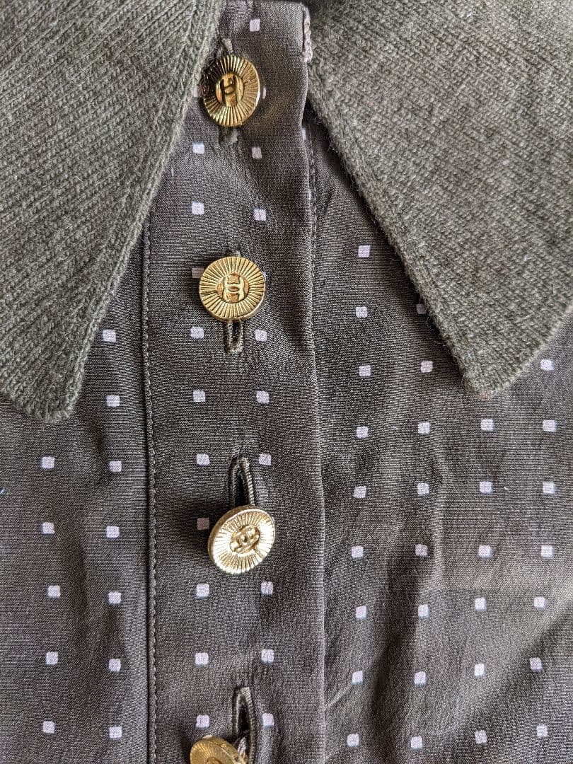 CHANEL オリーブグリーン ドット柄 シャツ ゴールドボタン