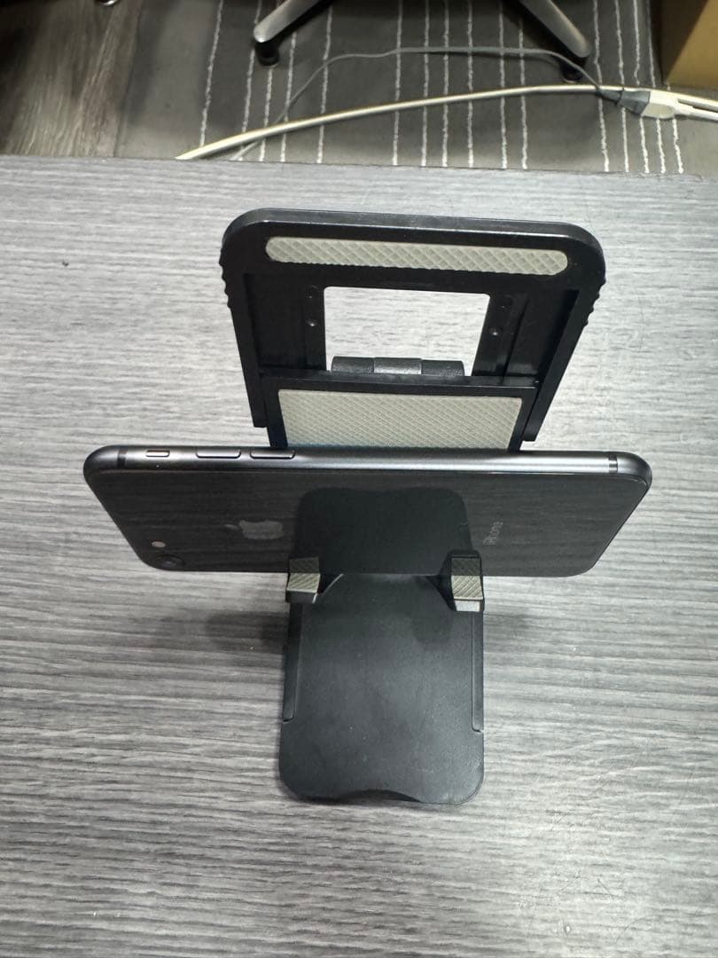 Apple iPhone 8スペースグレー 本体64GB SIMフリー12-3