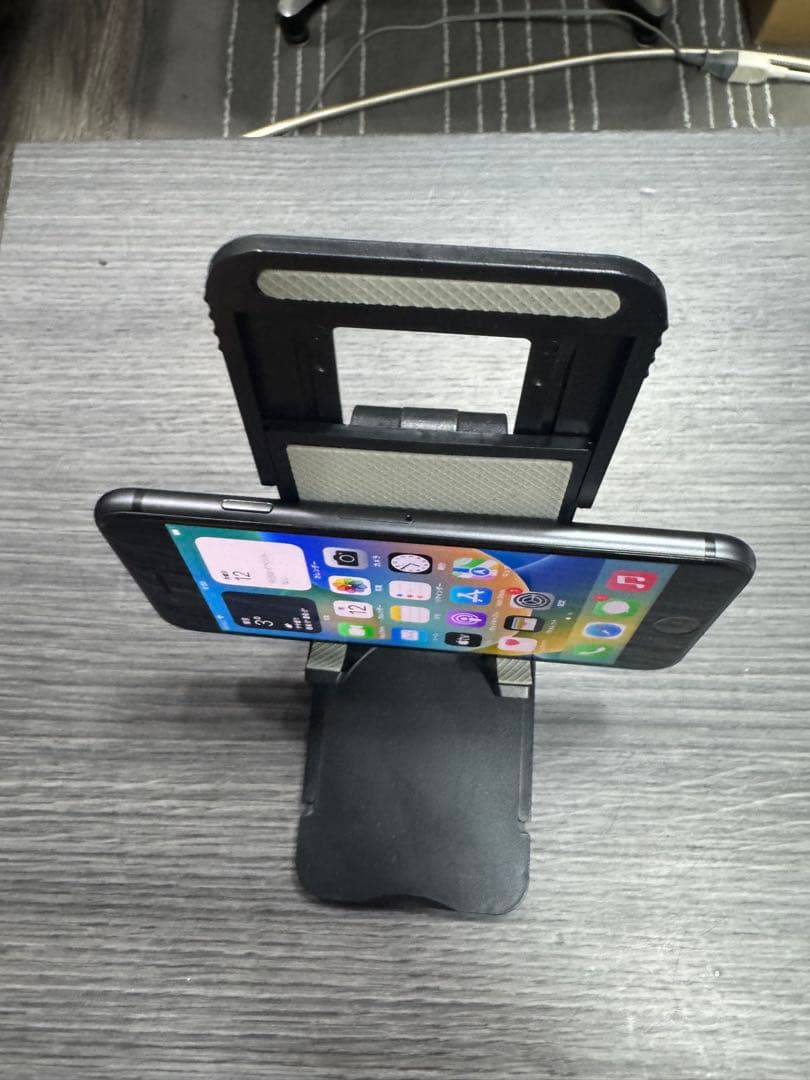 Apple iPhone 8スペースグレー 本体64GB SIMフリー12-3