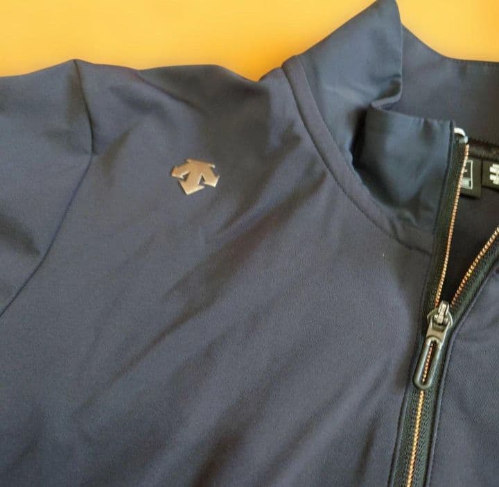 定価17600円　デサントゴルフ　　ジャケット