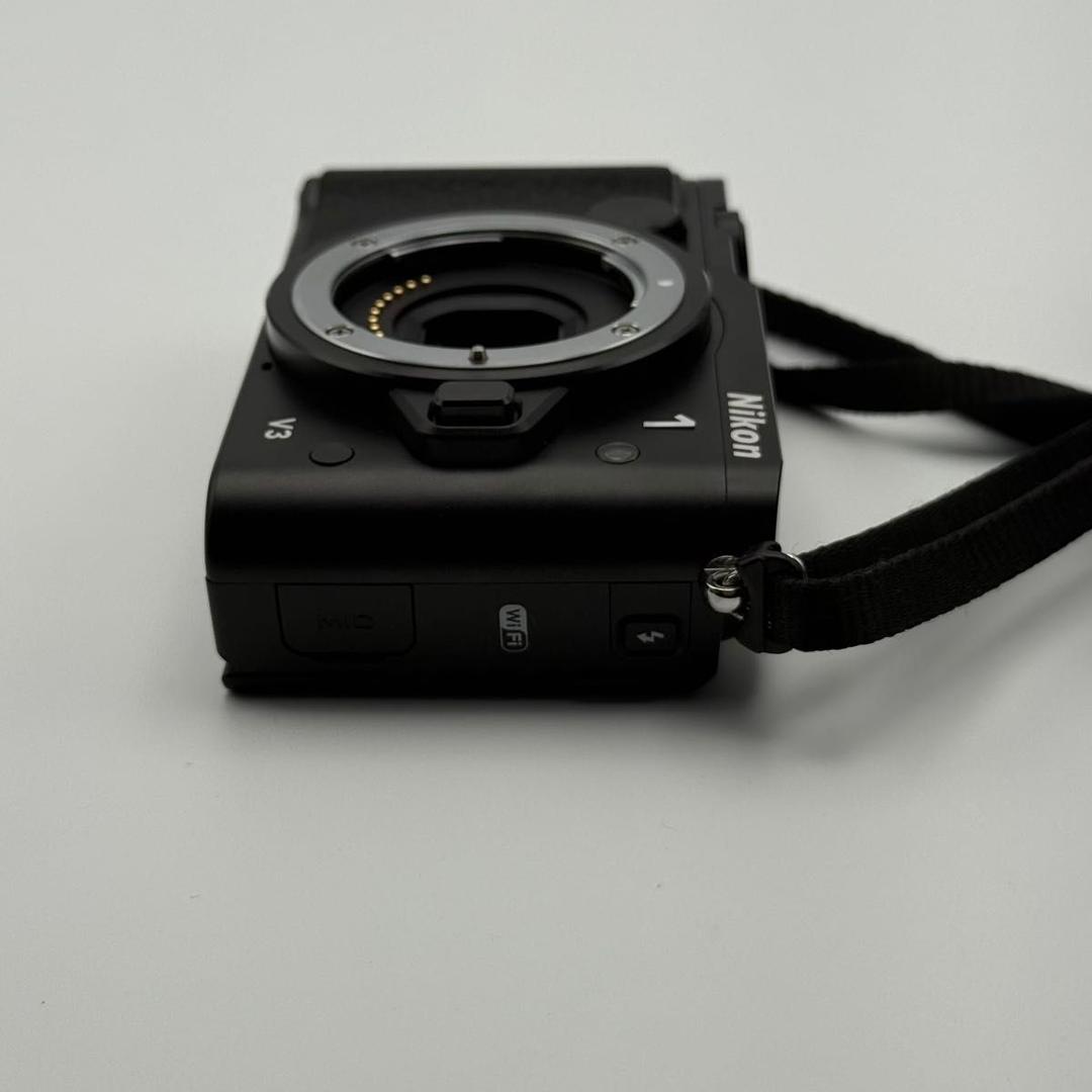 ニコン　Nikon 1 V3 ケース付き
