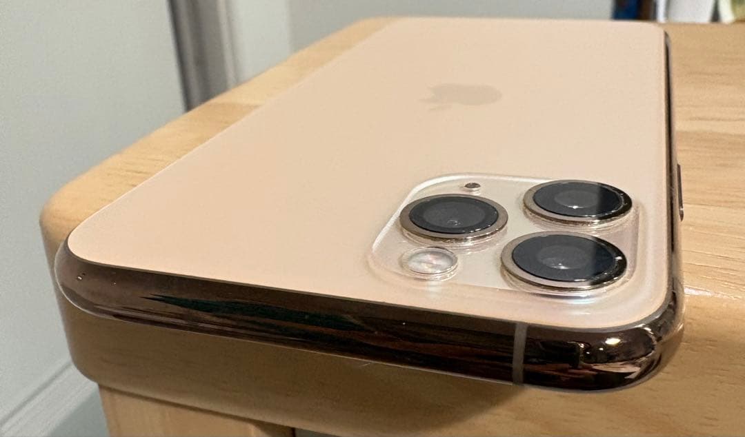 津*田様 Apple iPhone 11 Pro ゴールド 本体　美品