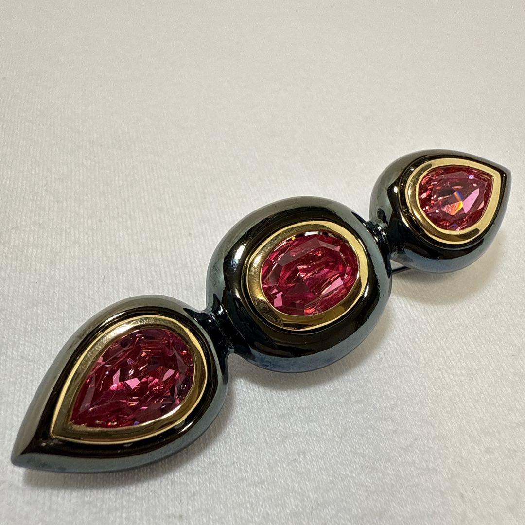 YSL イヴサンローラン ブラック レッド カラーストーン ブローチ