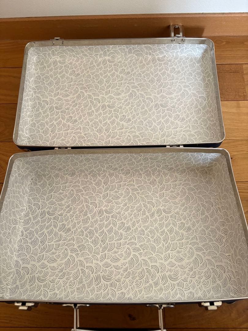 ネイビー蝶模様ケース