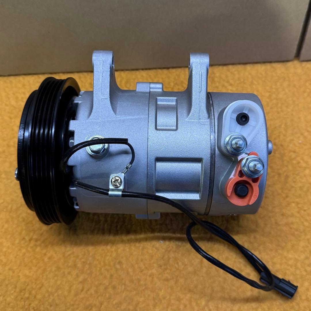 UDトラックス ビッグサム 社外新品 エアコンコンプレッサー 未使用 長期在庫