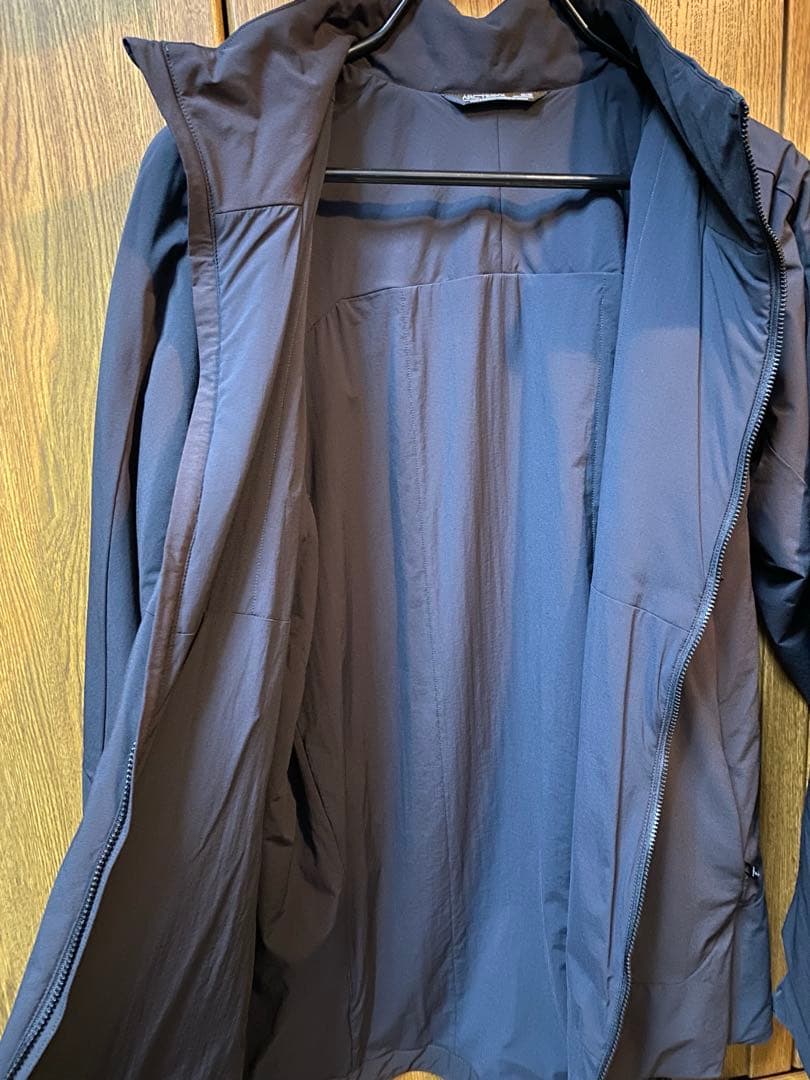 ARC'TERYX アリウム インサレーテッド ジャケット メンズ　Mサイズ