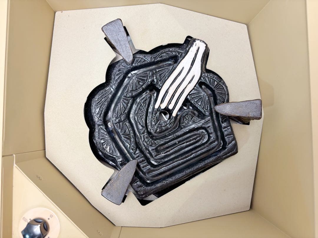 ほぼ未使用 茶道具 野々田電熱式炉壇 英次輪島塗 老松沈金黒真塗炉縁清光造 釜