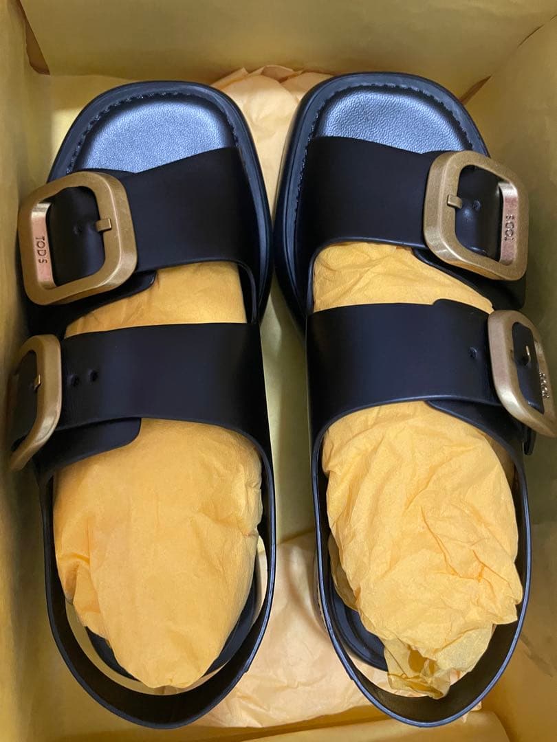 きゅん　tod‘s トッズ レザー　サンダル　ブラック　35 新品