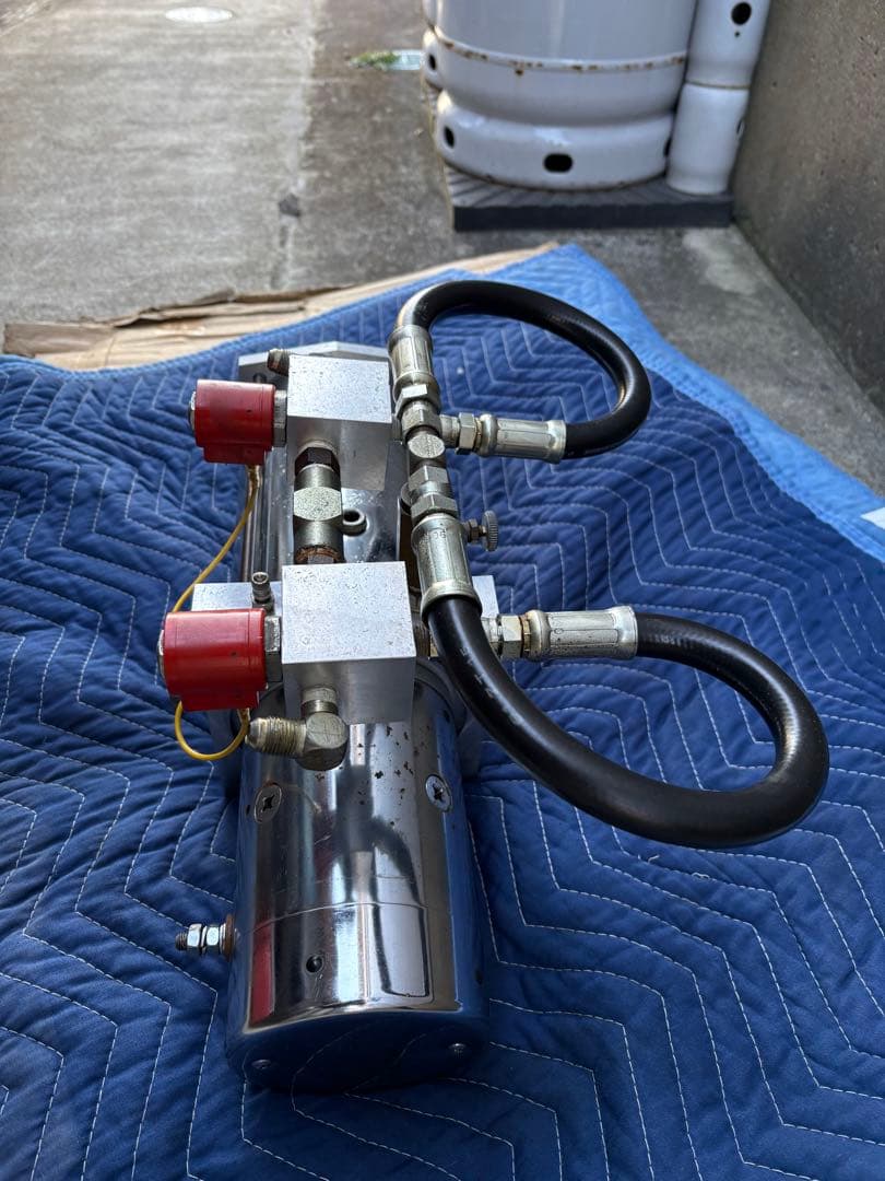 ハイドロ　ポンプ　ローライダー　インパラ　キャデラック　タウンカー　カプリス