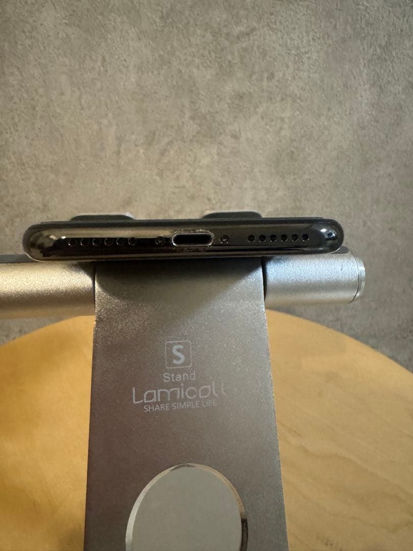 【美品】iPhoneX 256GB ＋画面保護フィルム付き