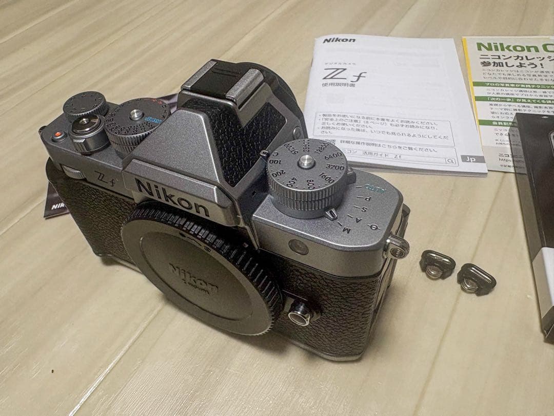 Nikon Z f シルバーボディ（最新カラー）｜シャッター数 約2,944枚｜