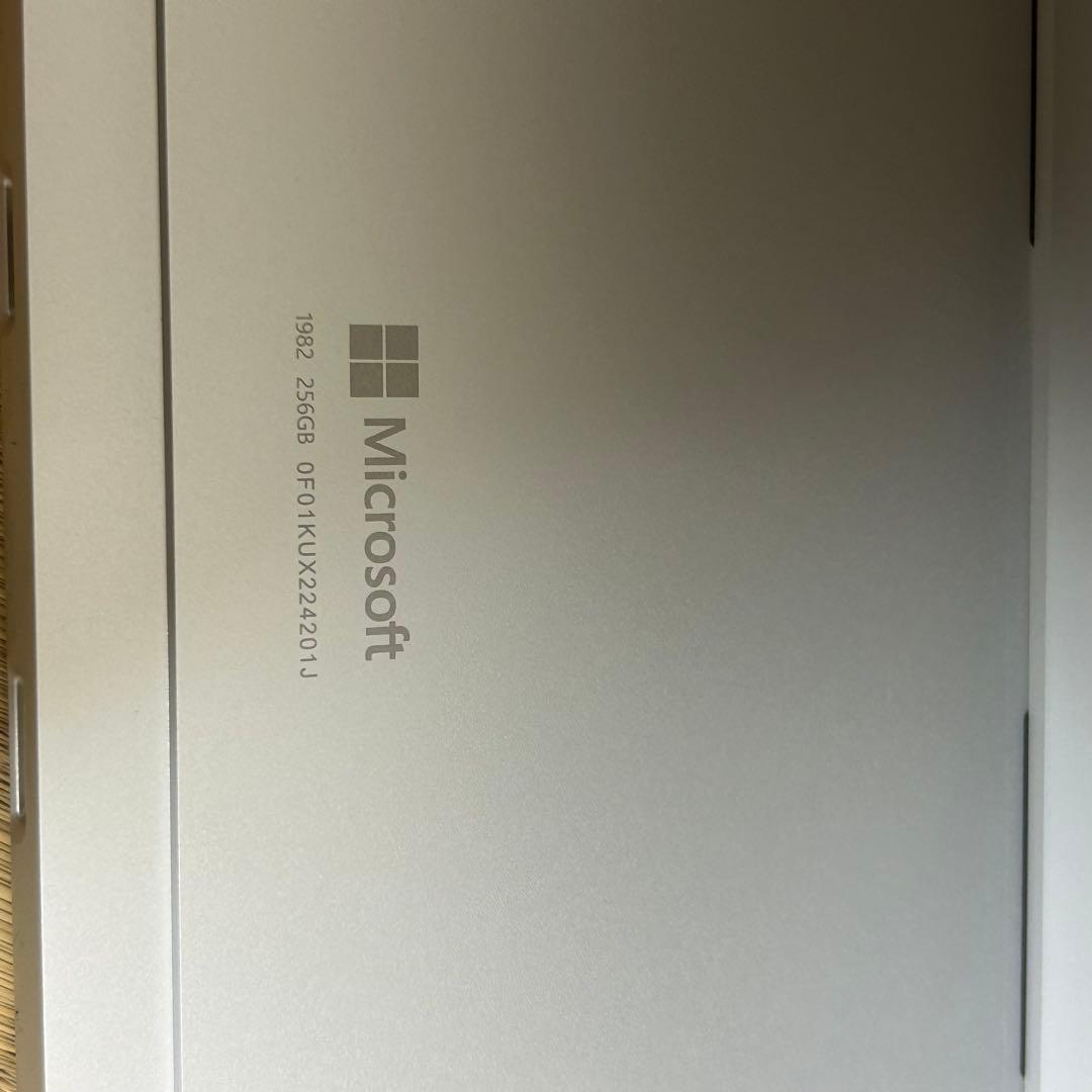 美品 Microsoft Surface Pro8 1982