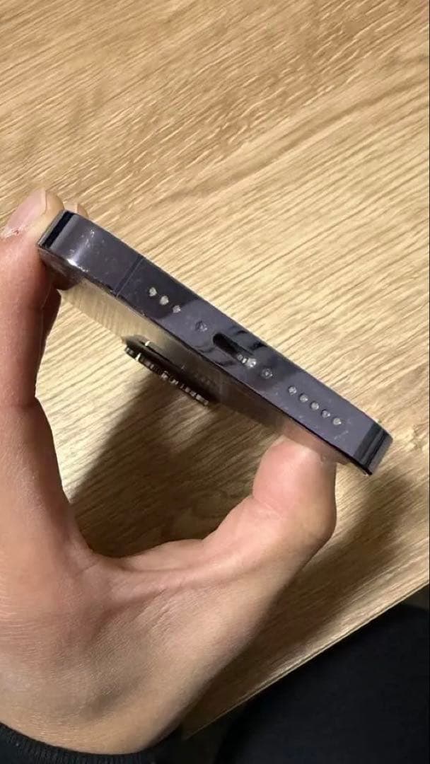 L*h様 iPhone14 Pro 256GB ディープパープル　電池80% 背