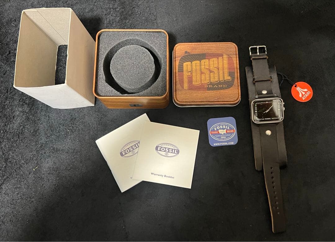 超激レア　デッドストック Fossil big tic ATARIコラボ　腕時計