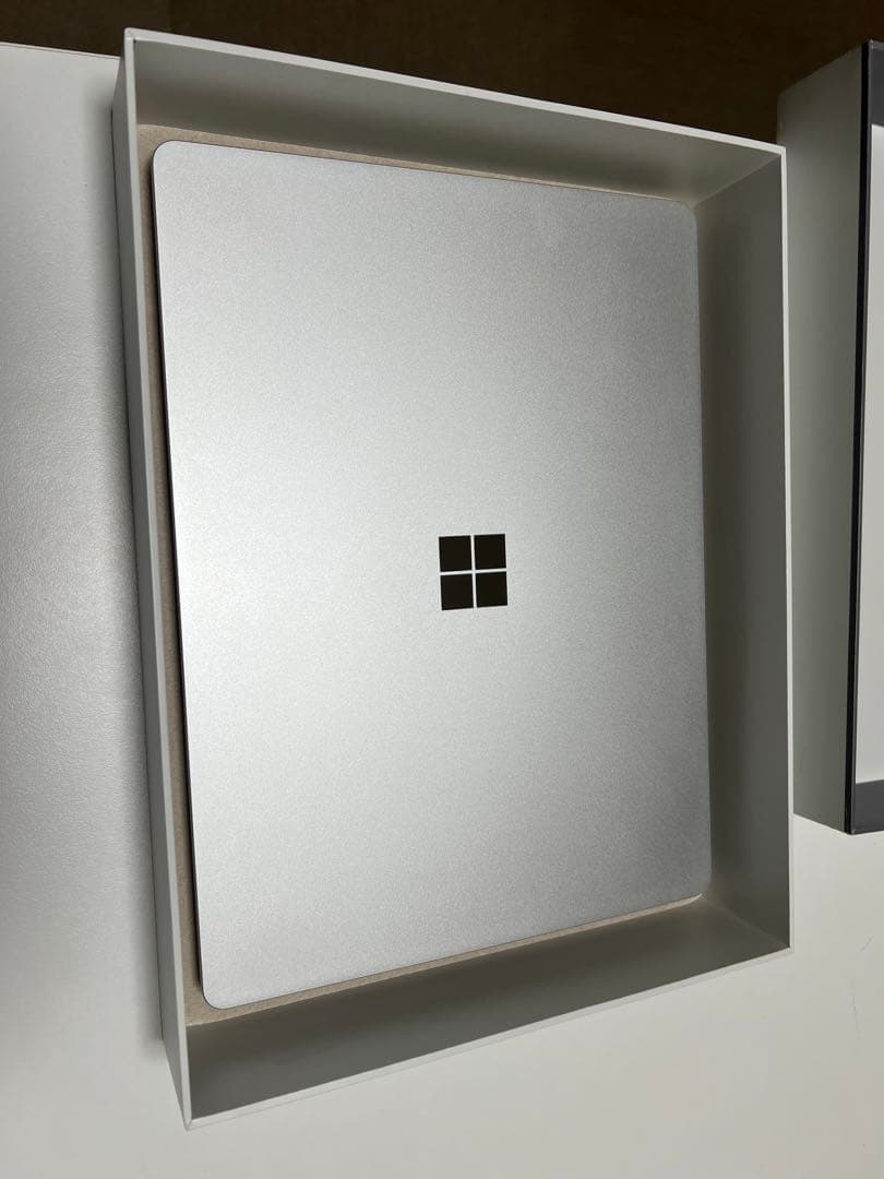 Microsoft Surface Laptop Go本体　128G/8G 美品