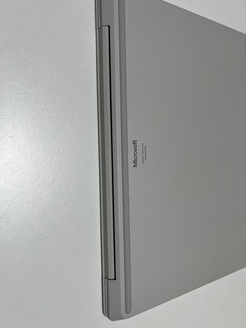 Microsoft Surface Laptop Go本体　128G/8G 美品