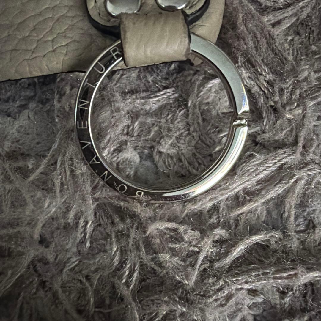 美品　ボナベンチュラ iPhone 15 Pro ケース ストラップ