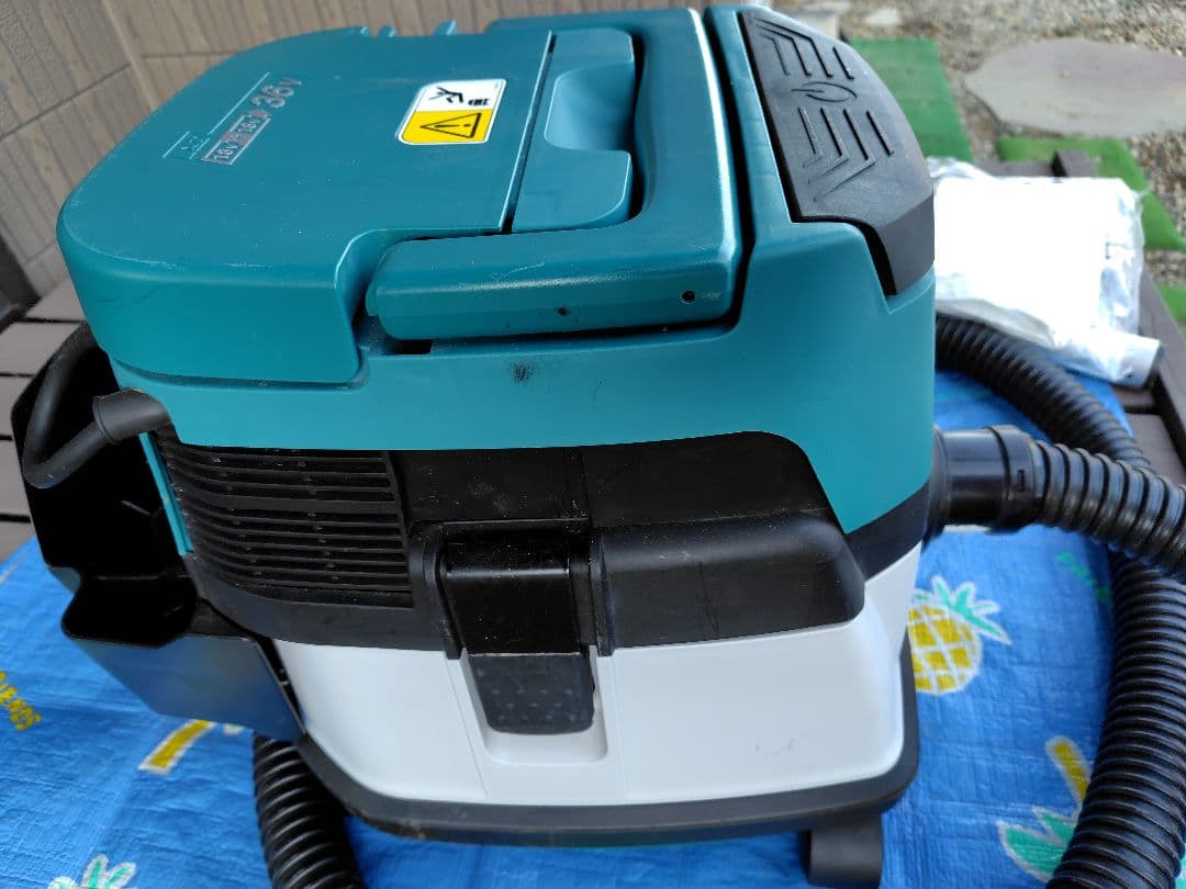 美品 マキタハイブリッド集塵機 VC860D