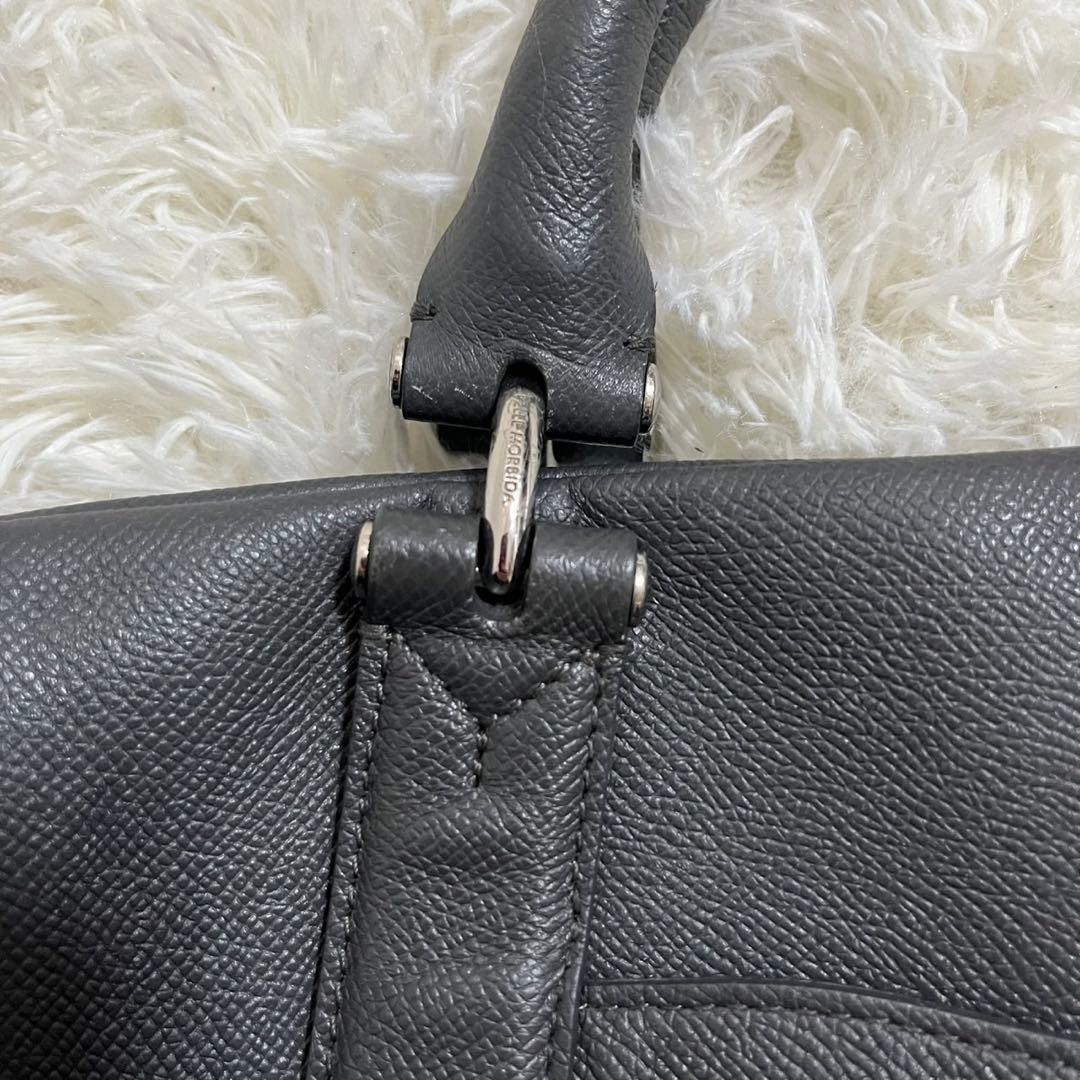 ペッレモルビダ PELLE MORBIDA デッキナイン deck9 一室