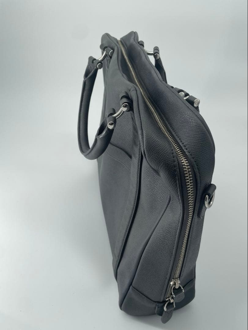 ペッレモルビダ PELLE MORBIDA デッキナイン deck9 一室